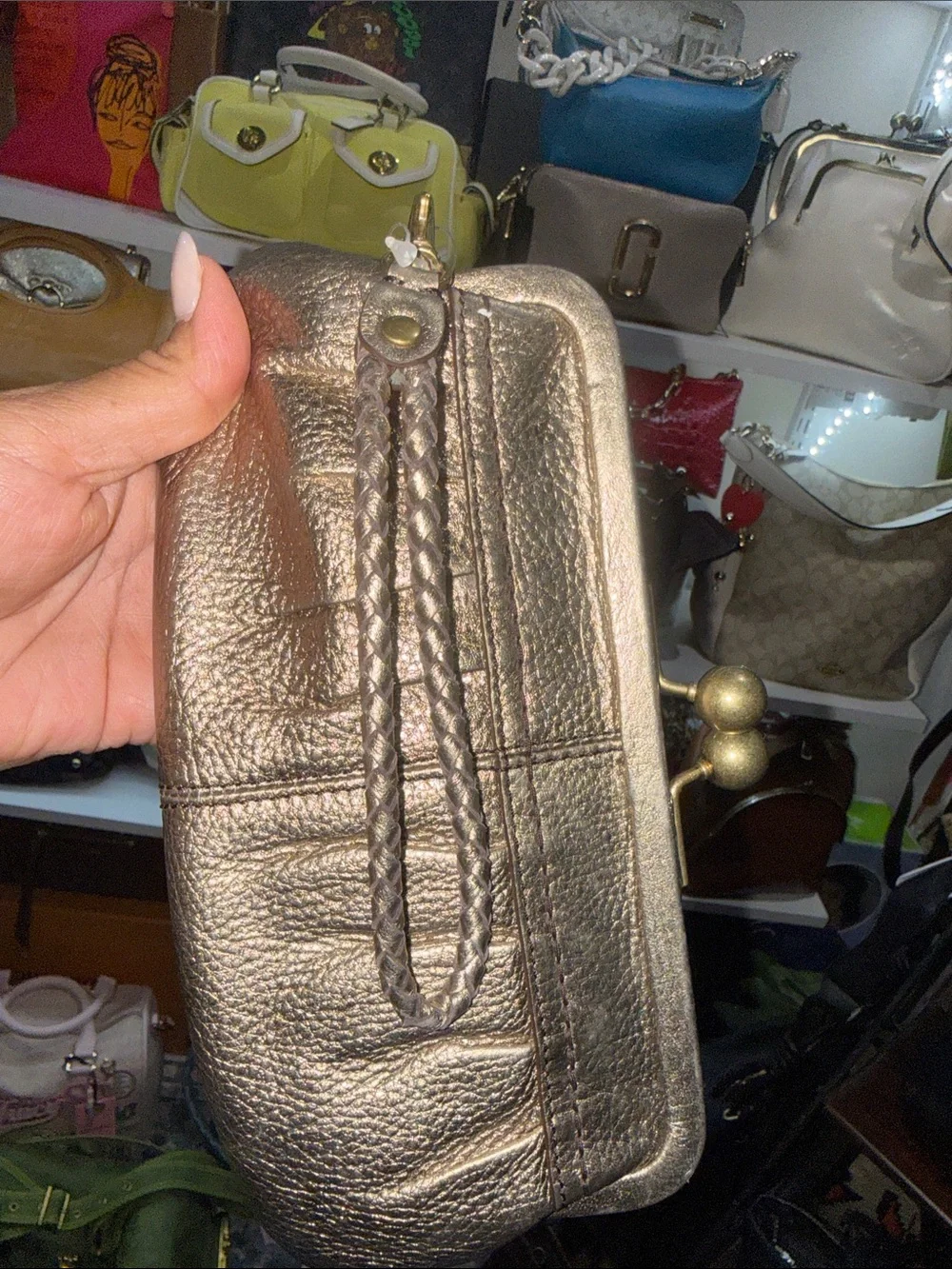 Fossil wristlet metallic